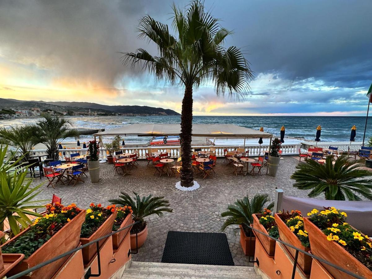 Hotel Golfo E Palme Diano Marina Eksteriør bilde