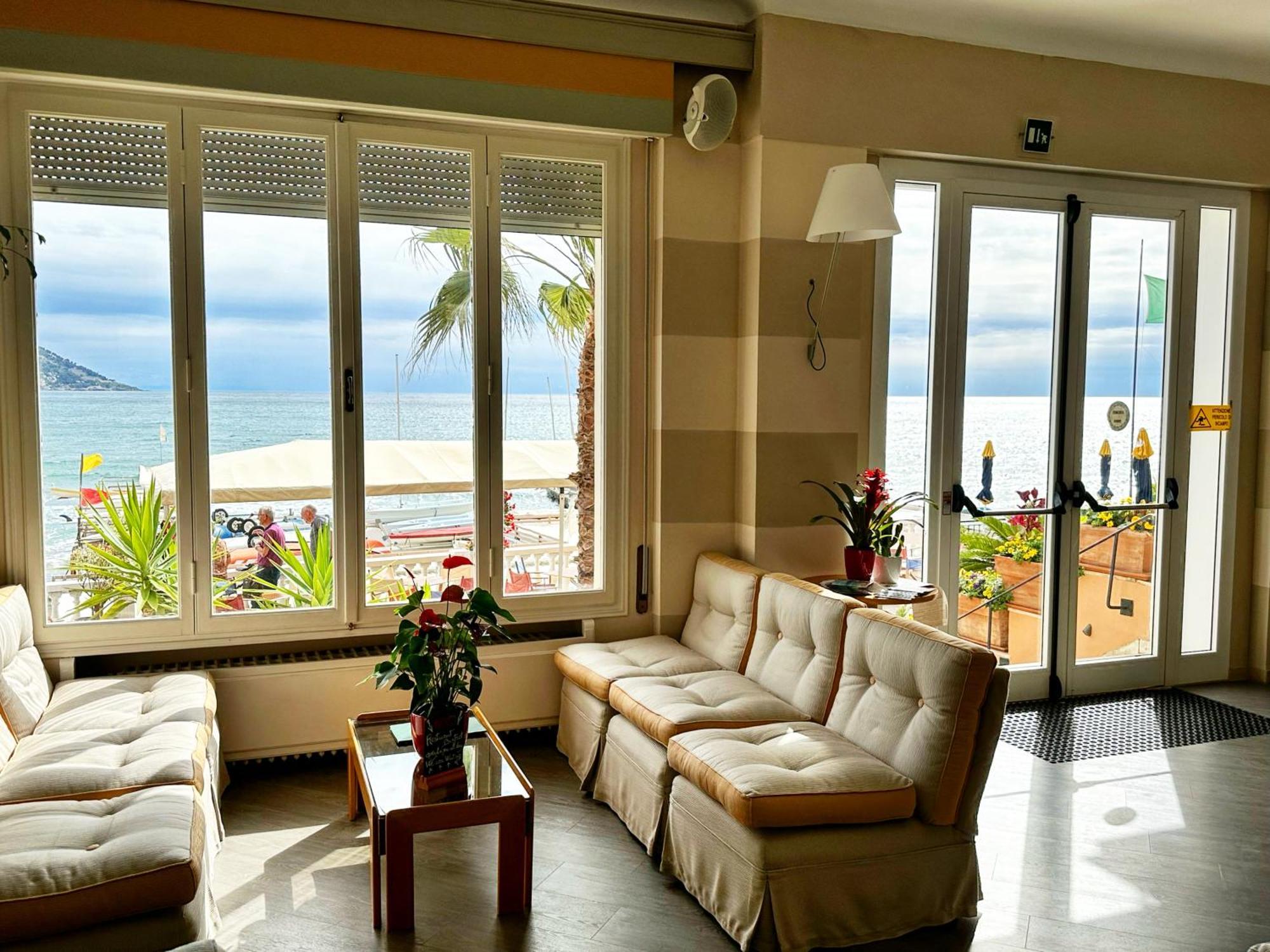 Hotel Golfo E Palme Diano Marina Eksteriør bilde