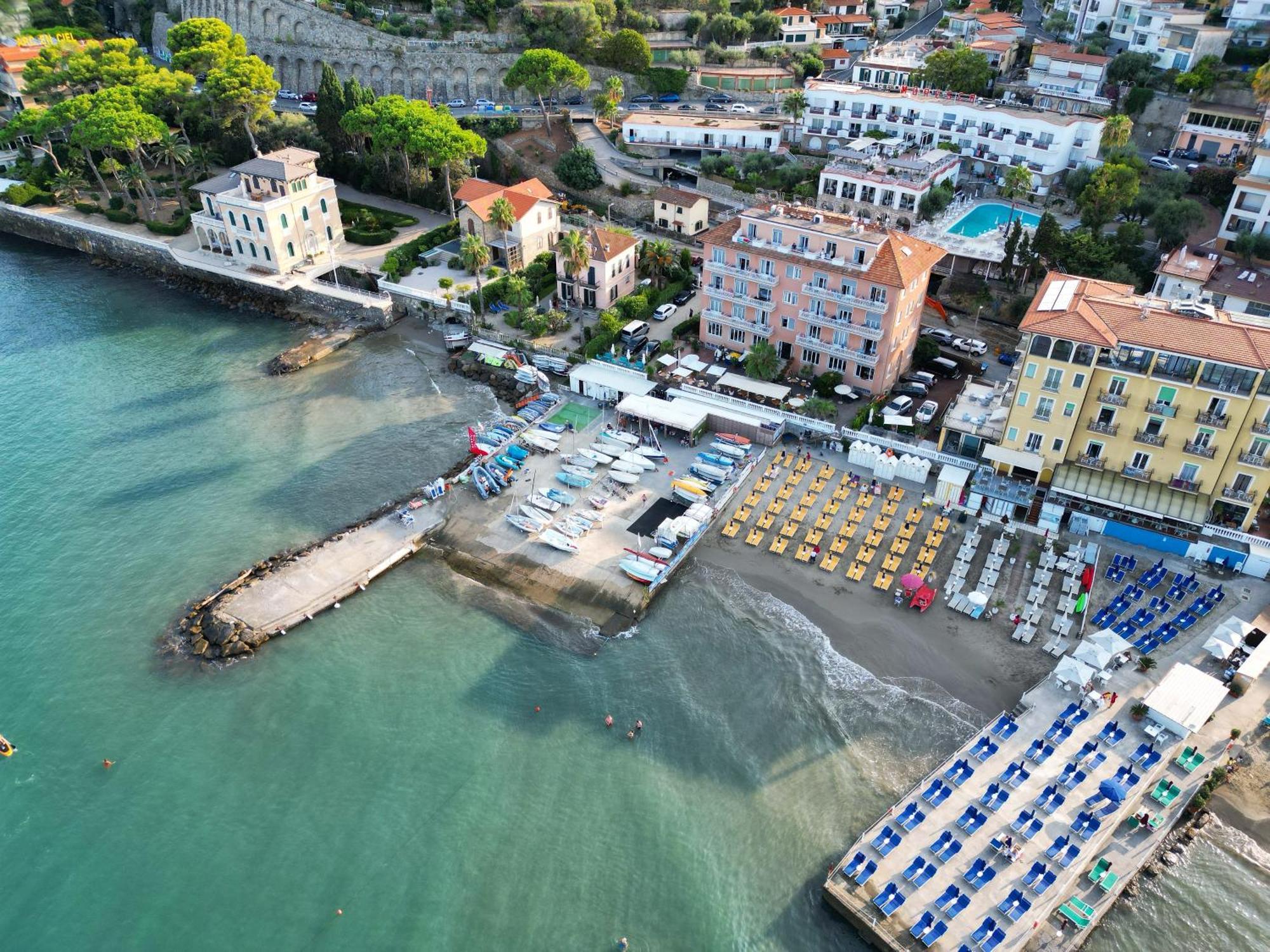 Hotel Golfo E Palme Diano Marina Eksteriør bilde