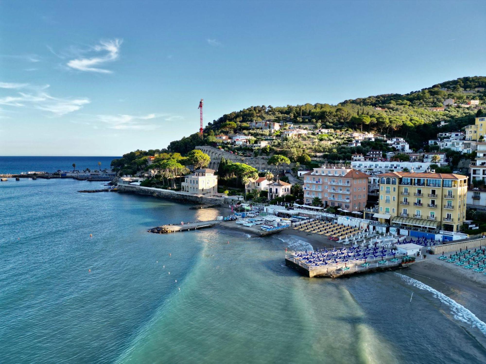 Hotel Golfo E Palme Diano Marina Eksteriør bilde